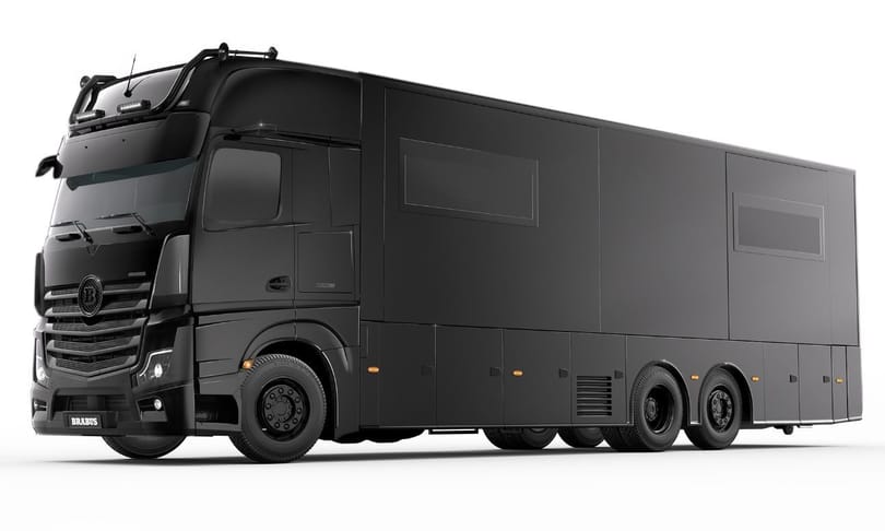 Másfél millió dollárért ilyen guruló palotát kínál a Brabus