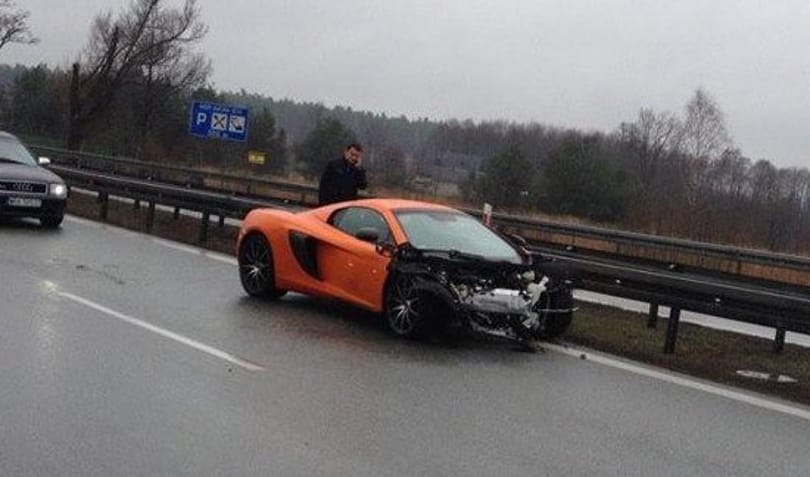Videó: esőben inkább átok egy 650 lóerős McLaren