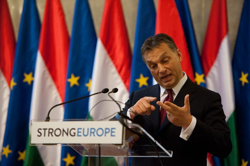 Lopakodó föderáció: csörtető hülyeség