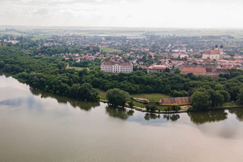 A vadludak, az évi 100 millió forint és egy kisváros turisztikai vonzereje – avagy miért forrong Tata?