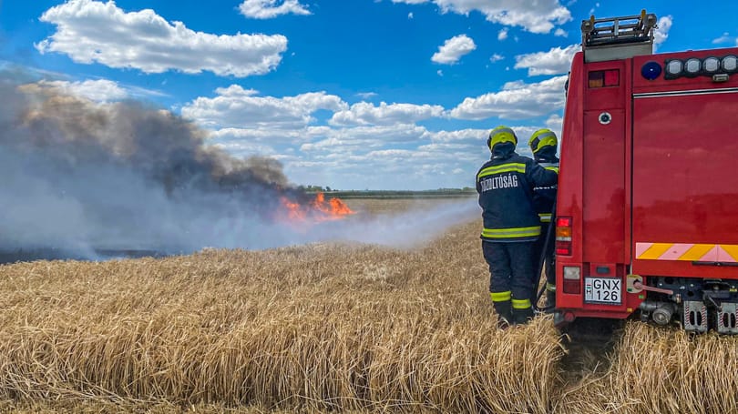 Több hektáron ég a gabona az Alföldön