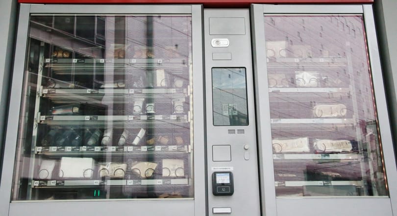 Annyira rákaptak a japánok a medvehúsra, hogy már automatából is árulják