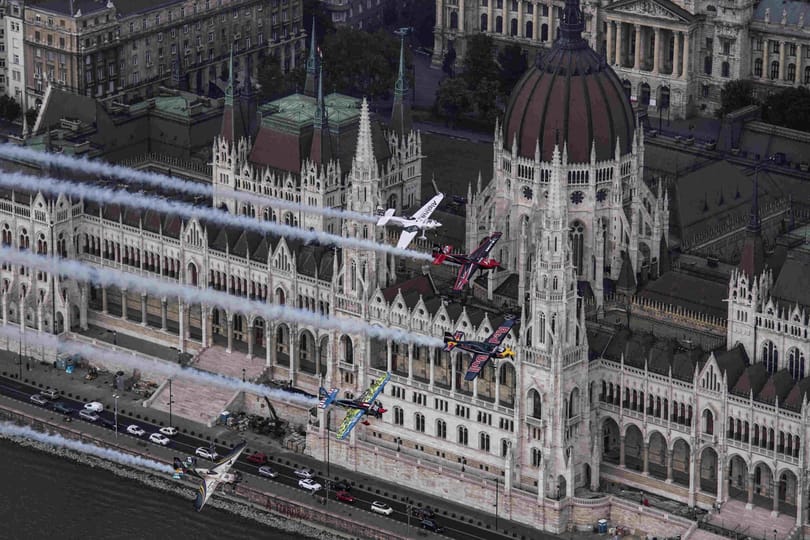 Háború a városban, indul a Red Bull Air Race