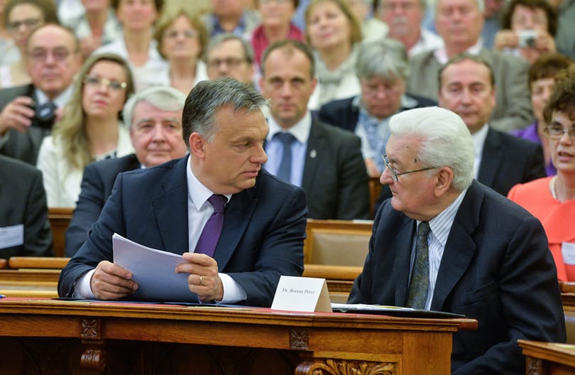 Ma megteszik az első lépéseket a parlamentben a bevándorlók ellen