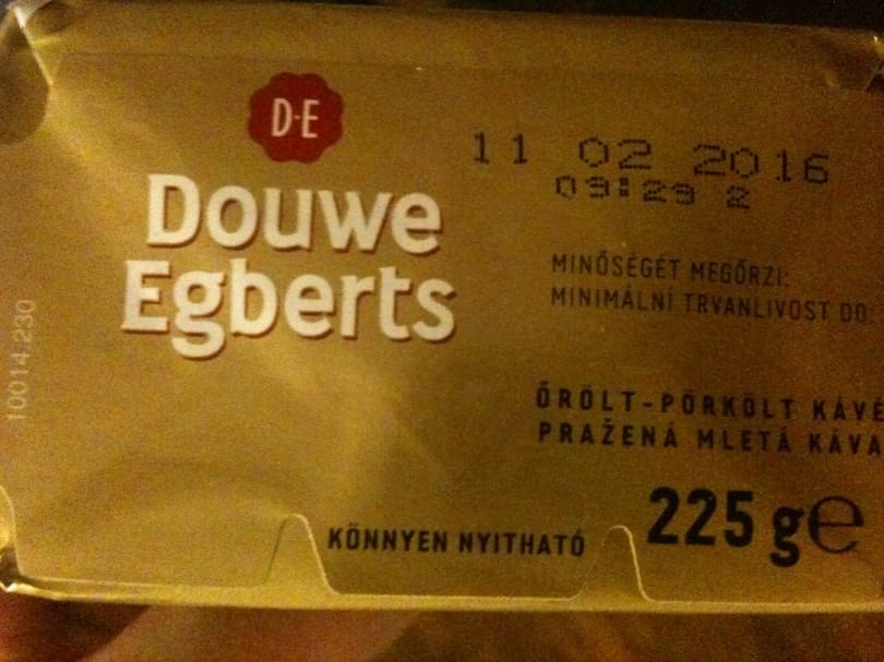Itt egy újabb rejtett áremelés, már a kávészacskó is vékonyabb
