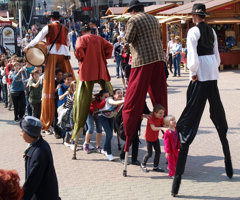 Tart még a Tavaszi Vásár a Vörösmarty téren
