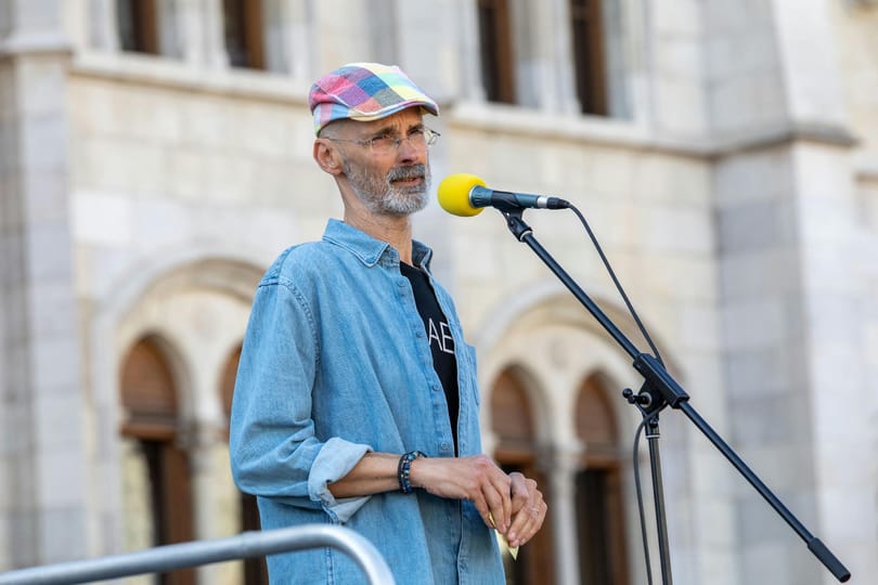 Két tucat értelmiségi állt ki Fleck Zoltán mellett, többek közt Spiró György és Nádasdy Ádám is