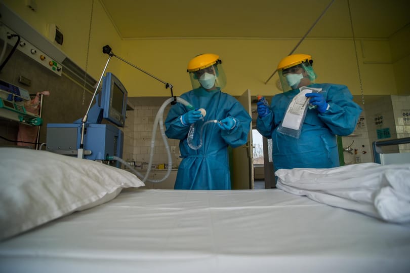 Senkit sem kapcsolhatnak le a lélegeztetőgépről azért, mert valakinek az életét többre taksálják