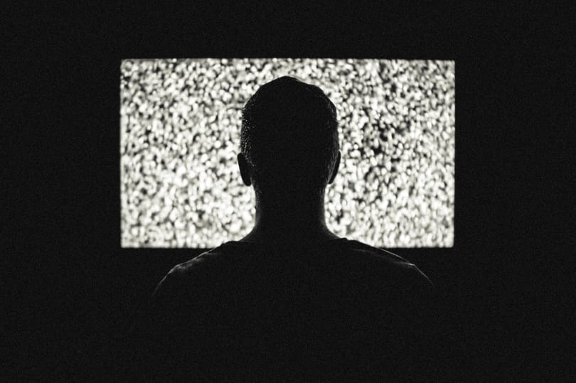 Magyarországon talán csak egy forradalom söpörhetné el a tévécsatornákat