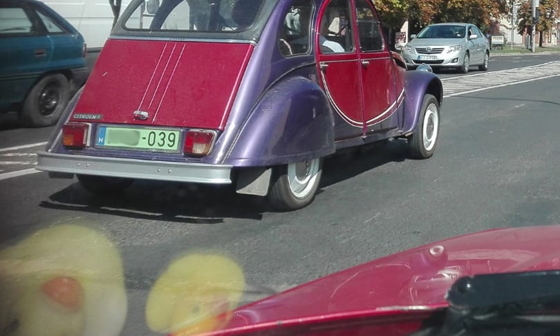 A nap fotója: nem kacsa, egy öreg Citroën kacsa is kaphat zöld rendszámot