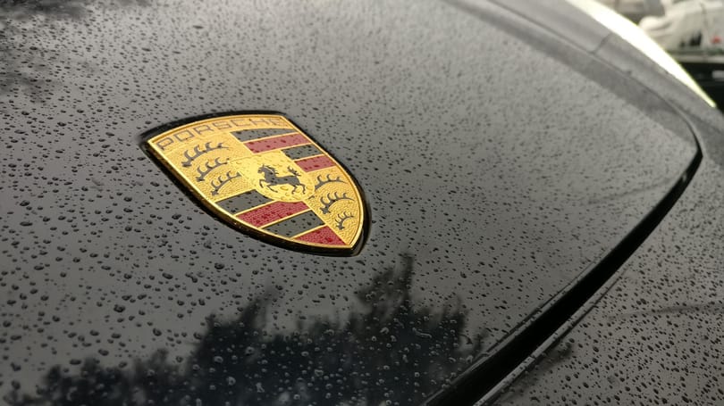 Napi szürreál: még a Porsche is csal a fogyasztással?