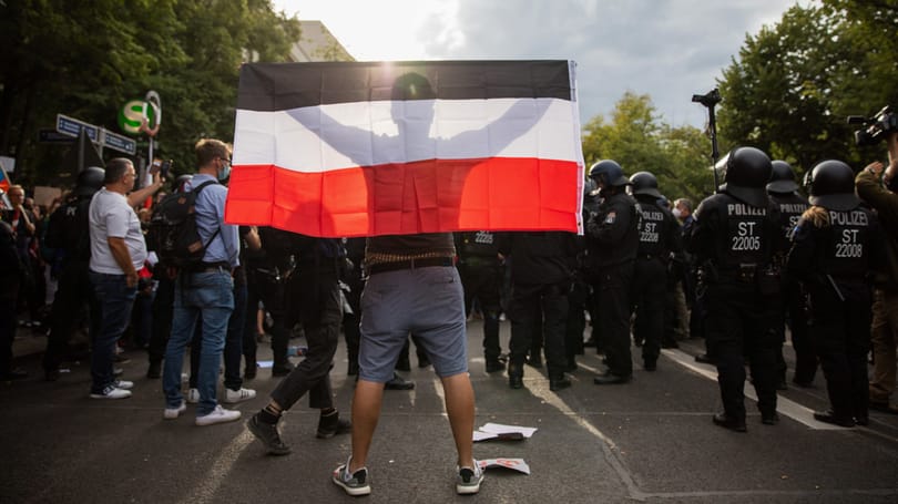 Betiltottak a szélsőjobb által is használt volt birodalmi lobogót Bajorországban
