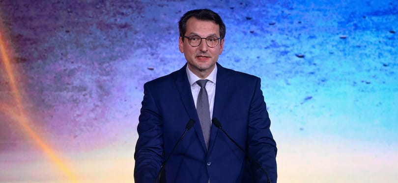 Mi át tudnánk térni az elektromos autókra, kérdés, a vevők készen állnak-e – interjú a BMW igazgatótanácsának tagjával