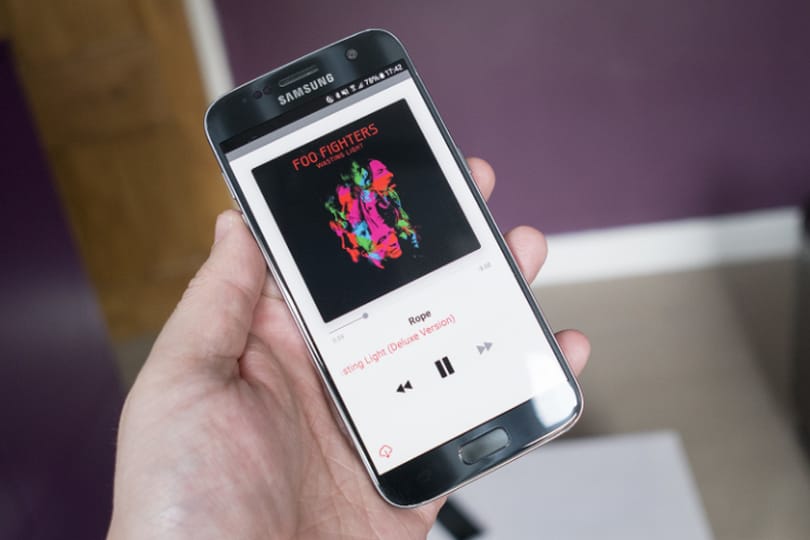 Ezt is megértük: androidos telefonnal reklámoz az Apple