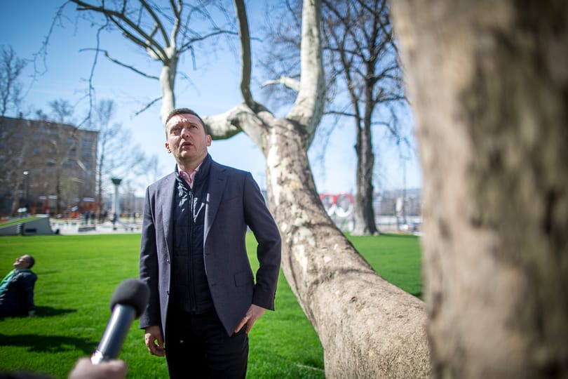 Plusz négyzetmétereket találtunk Rogán balatoni villájában is