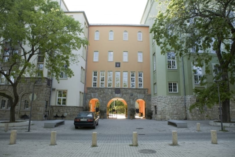 A Pécsi Tudományegyetemen február közepére vizsgálhatják ki, varázsolt-e Schadl vizsgát bárkinek
