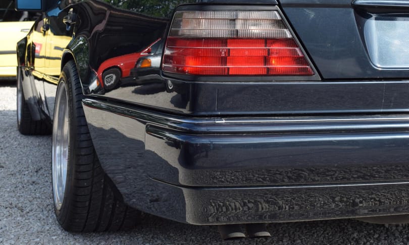 Szuperritka 6 literes V8-as régi Mercedes E60 AMG bukkant fel Budapesten