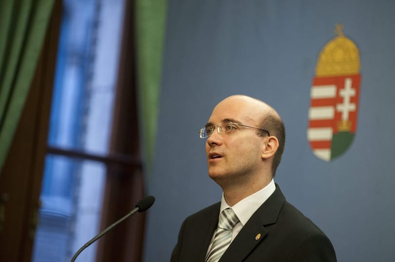 Biztonsági kamerákkal küzdenének a tanárokkal szembeni erőszak ellen
