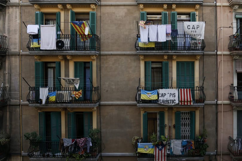 Barcelona szociális bérlakást kreál az üresen álló ingatlanokból