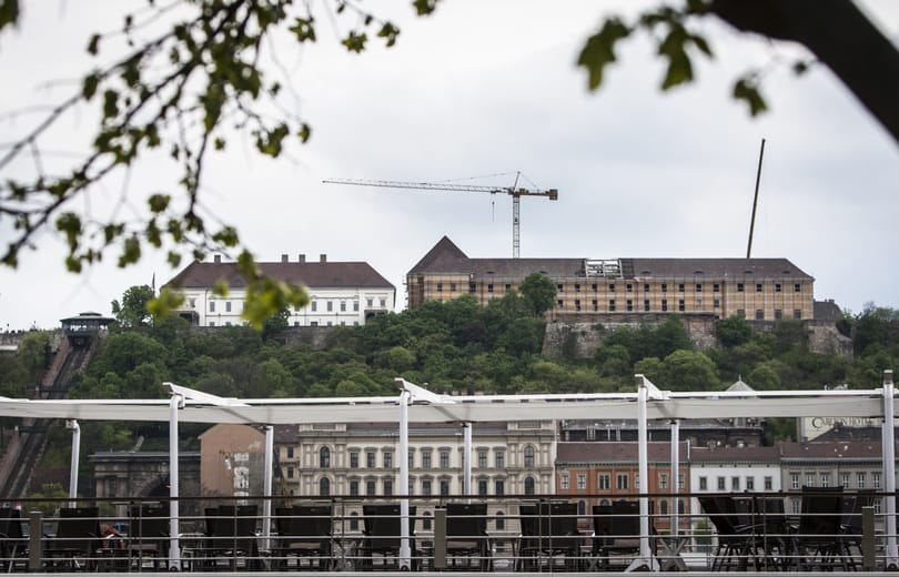 A tervező szerint a Miniszterelnökségnek dukál, hogy erkélyről élvezzék a panorámát