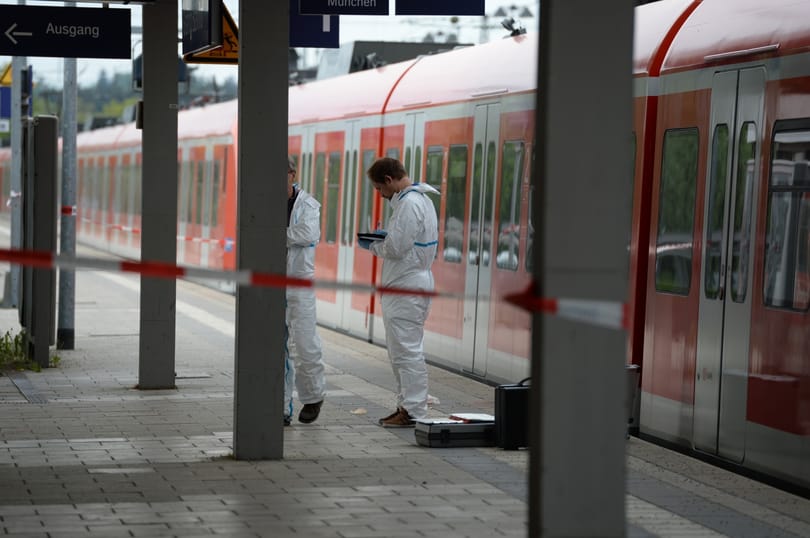 Allahot kiabálva támadt késsel a járókelőkre egy férfi Münchenben