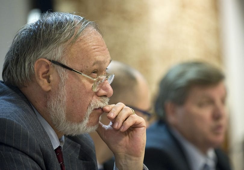 Másfél hónap után szüntetik meg Orbánék az adójogi vívmányt 