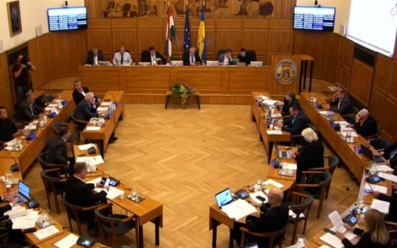 Momentum: A Fidesz MSZP-s és jobbikos segítséggel vette át a hatalmat Szigetszentmiklóson