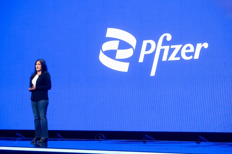 Magyarország után Romániát is beperelte a Pfizer 28 millió adag oltás miatt