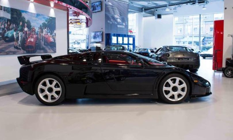 Szinte fillérekbe, 320 millióba kerül ez az alig használt szuperritka Bugatti