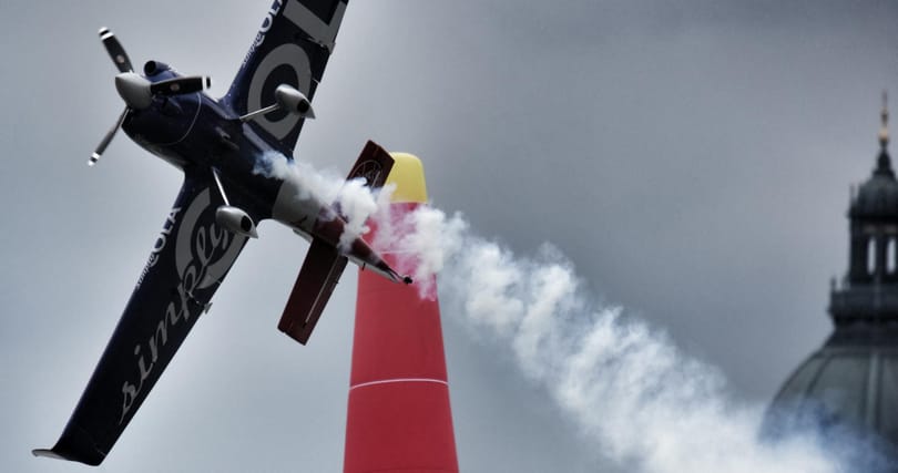Matthias Dolderer nyerte a Red Bull Air Race műrepülő világbajnoki sorozat budapesti versenyét.