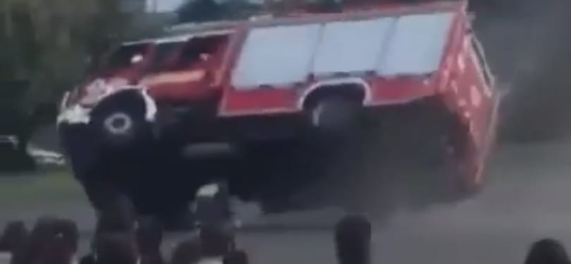 Pintér szerint akkora siker a magyar gyártású tűzoltóautó, hogy ezért ma már a mentőket is ugyanott építik fel