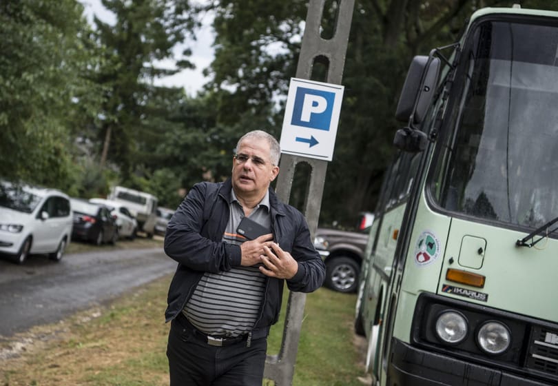 Tilosban parkolt Kósa Lajos, 25 ezer forintra bírságolták