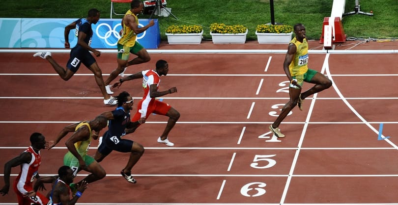 Senki sem tudja úgy bemutatni a távolságtartás szabályait, mint Usain Bolt