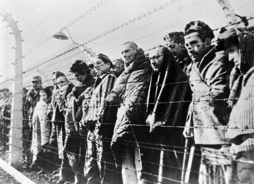 Több mint 70 évig őrizte titkát egy Auschwitzból előkerült bádogbögre