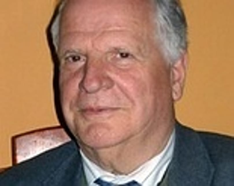 Hűség Falvai: Sajnálkozik a Hende Csabának fordító professzor