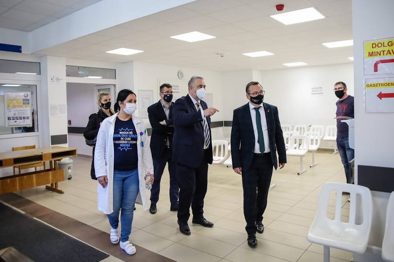 Seszták Miklós neve feldereng a kisvárdai kórház egyházi kézbe adása mögött is