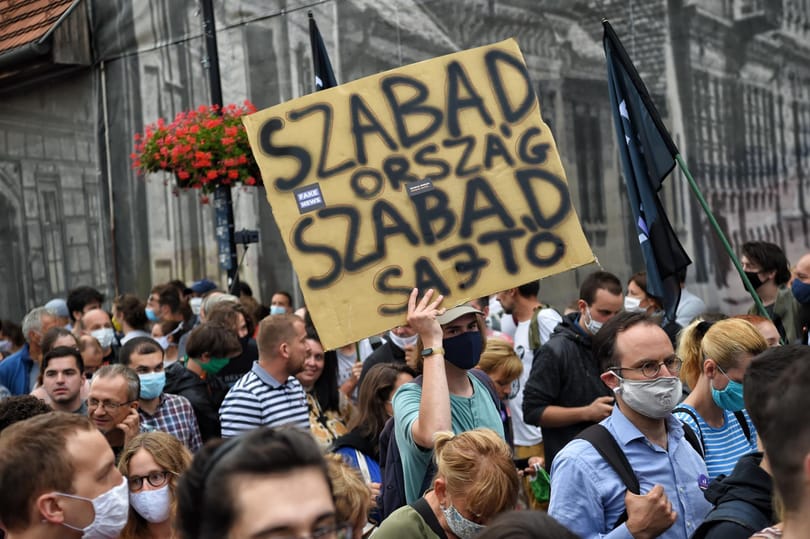 14 oldalon keresztül sorolja a magyar médiahelyzettel kapcsolatos aggályait az Európa Tanács