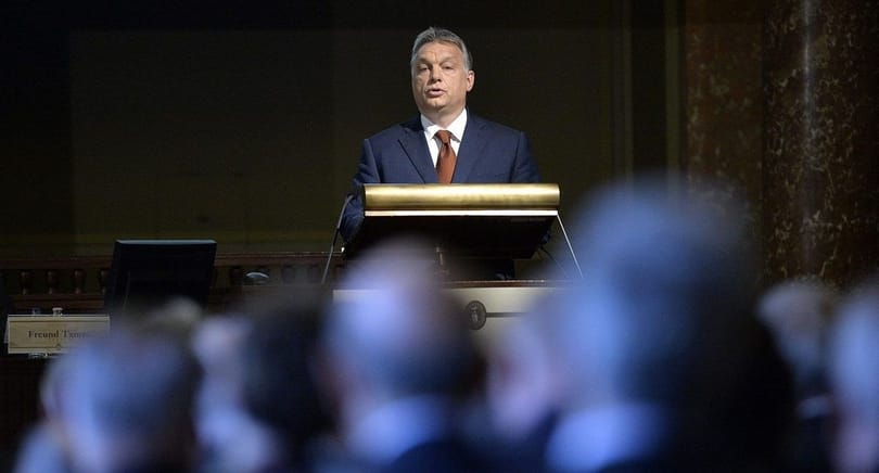 Újabb 366 nap a nagy magyar politikai operettszínpadon