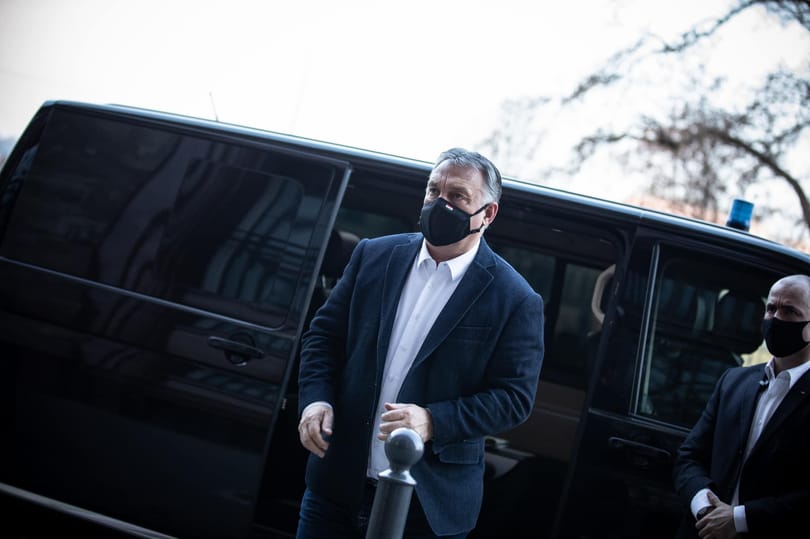 Orbán: Tovább lehetnek nyitva a boltok, később kezdődhet a kijárási tilalom