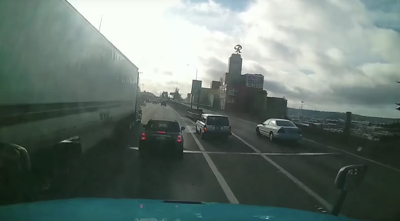 Tanmese: 3 dolog, amit ne csináljunk egy autópályán (se) – videó