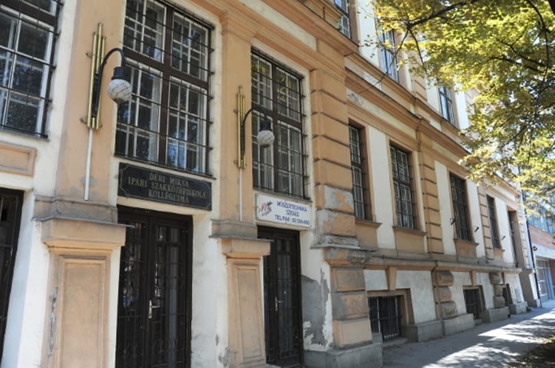 Két szoba vagy kétszázezres lakbér fideszes hivatalnokoknak