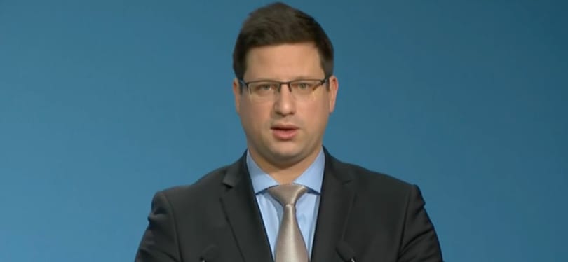 Gulyás: Minden vakcina megkapja a magyar engedélyt, amivel több mint 1 millió embert oltottak be