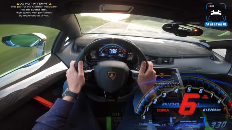 Ilyen, amikor a legsportosabb Lamborghini teljes sebességgel robog az Autobahnon