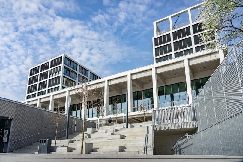 Pazar panoráma, nagy ambíciók és Mol-kút hangulat a büfében – bejártuk a Corvinus új campusát