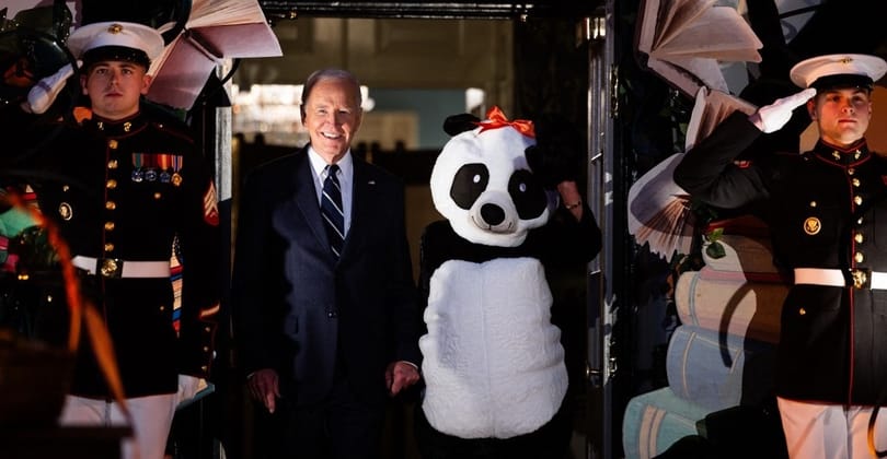 Joe Biden felesége pandának öltözött Halloweenre – videó