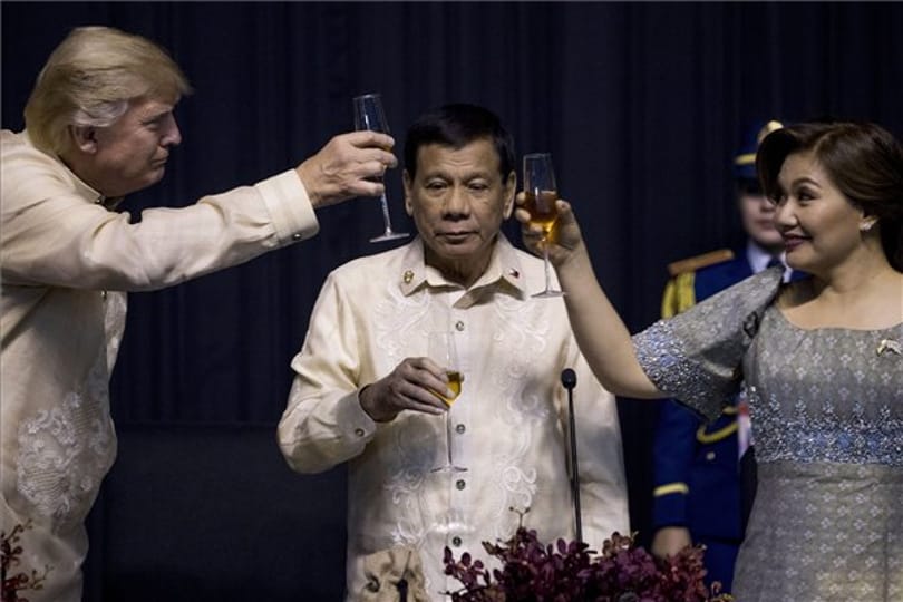 A véreskezű Duterte úgy döntött, ideje támogatnia a melegházasságot