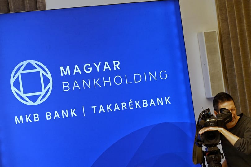 Több ügyvéd panaszkodik Bankholdingra