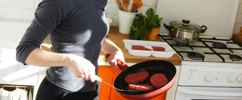 Teflont találtak a szempillaspirálban