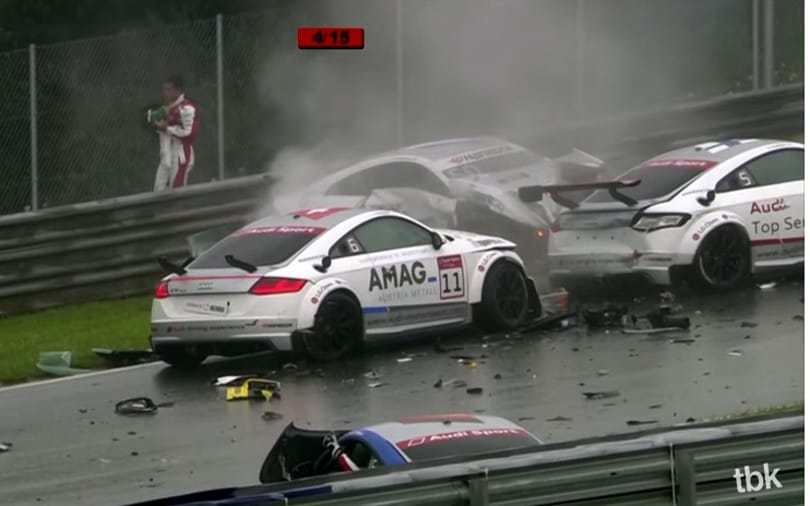 Jókora törés-zúzással hívta fel magára a figyelmet az Audi TT-kupa – videó