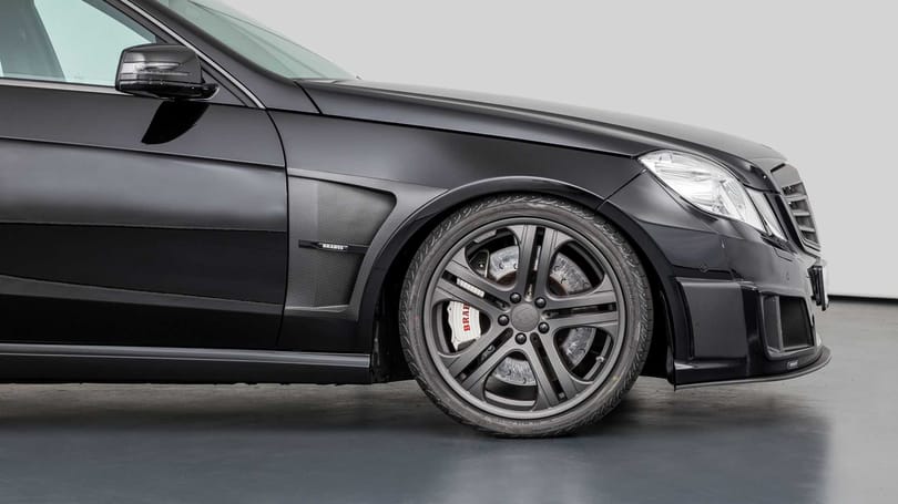 Eladó a világ leggyorsabb szedánja, egy mára 12 éves Mercedes, ami 370 km/h-val megy